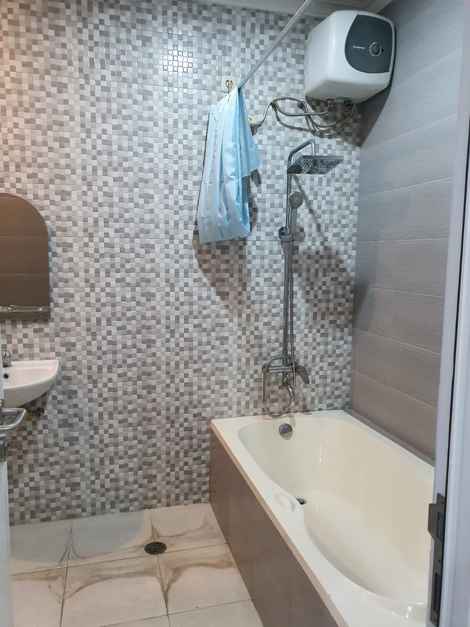 Rumah Dijual di Cluster Taman Simpruk Lippo Cikarang